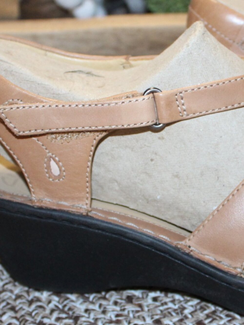 NWT Clark Un Stern wedge sandals size 9 WIDE STUNNING! - Picture 6 of 11